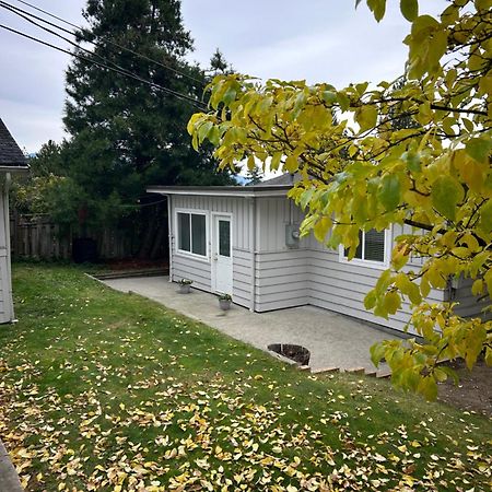 Cozy Home Near Grand Blvd Park North Vancouver Exterior photo