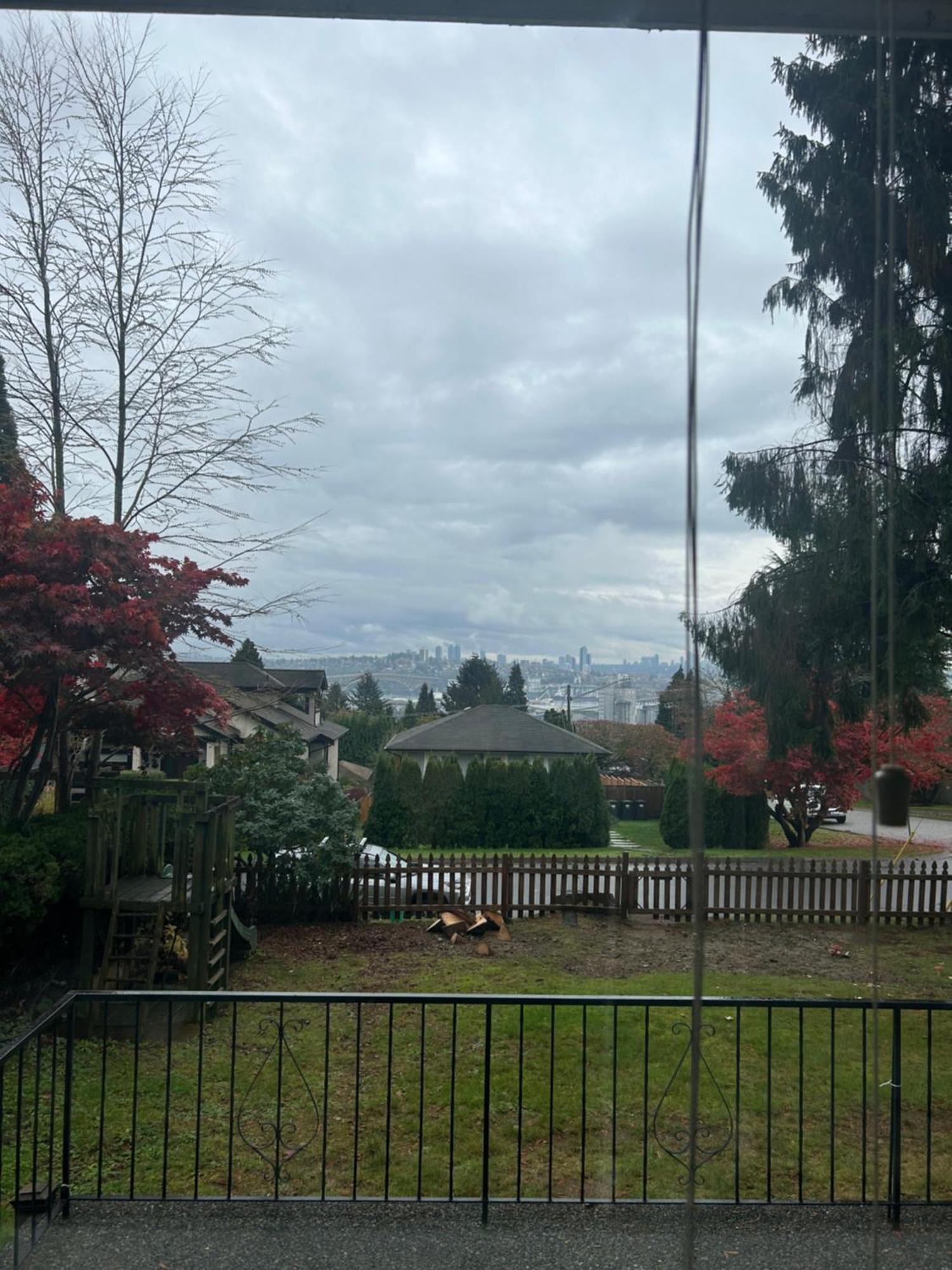 Cozy Home Near Grand Blvd Park North Vancouver Exterior photo